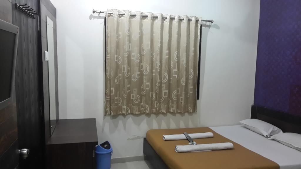 Hotel Sai Galaxy Inn Shirdi Exterior foto