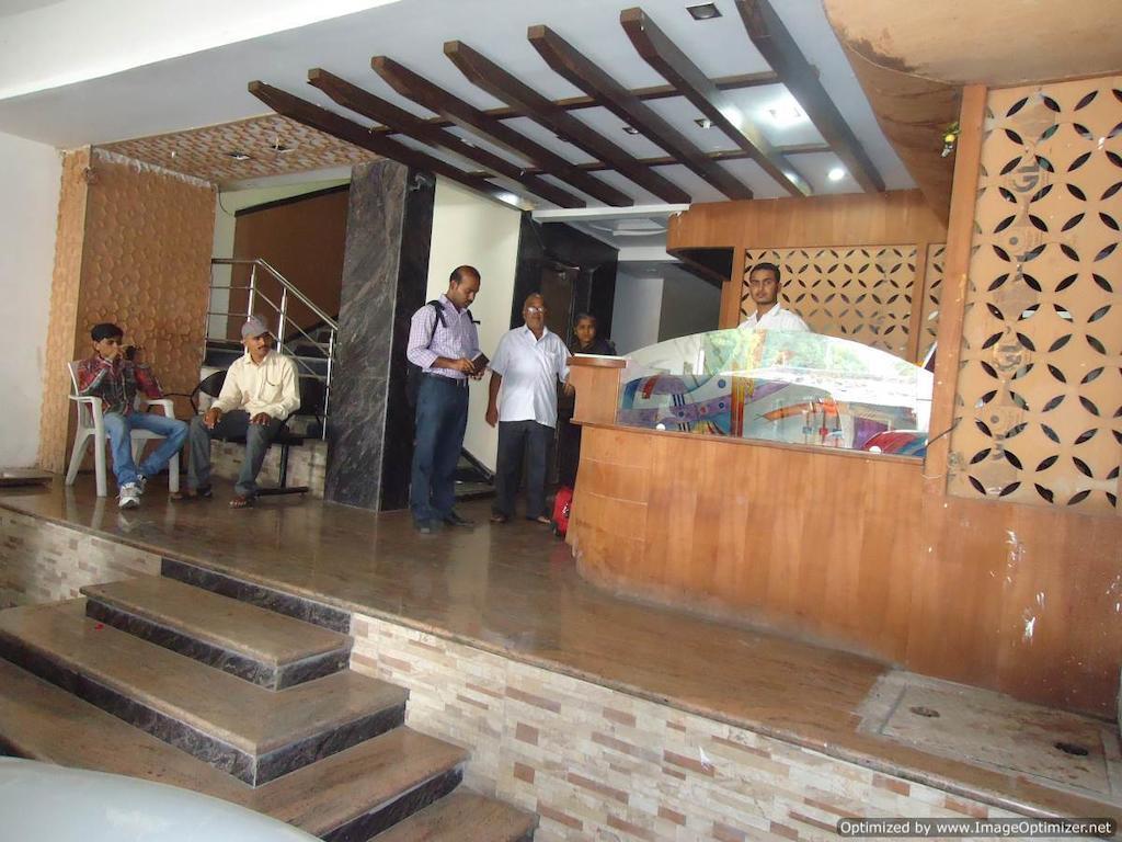 Hotel Sai Galaxy Inn Shirdi Exterior foto