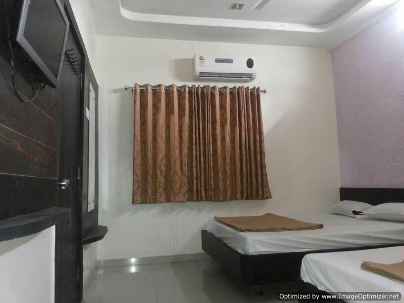 Hotel Sai Galaxy Inn Shirdi Zimmer foto