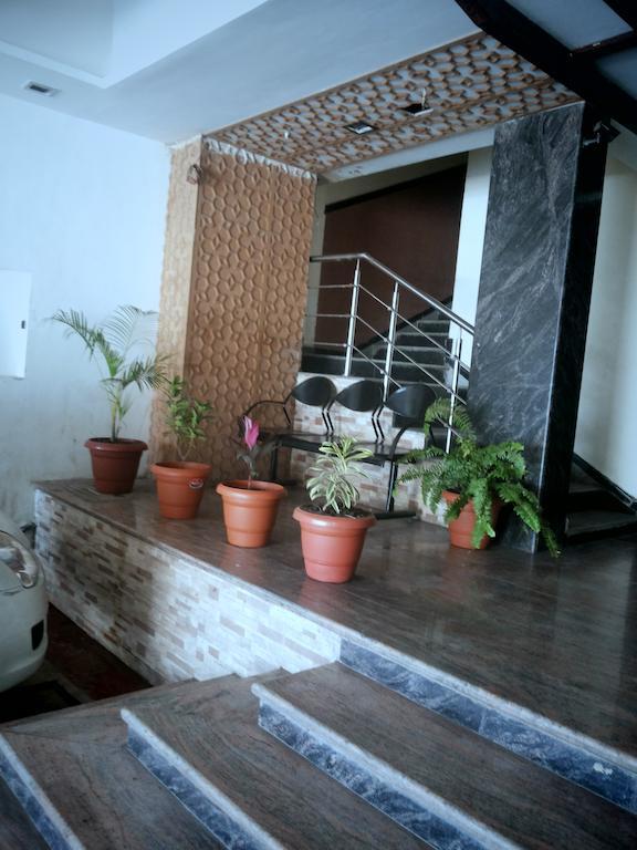 Hotel Sai Galaxy Inn Shirdi Exterior foto